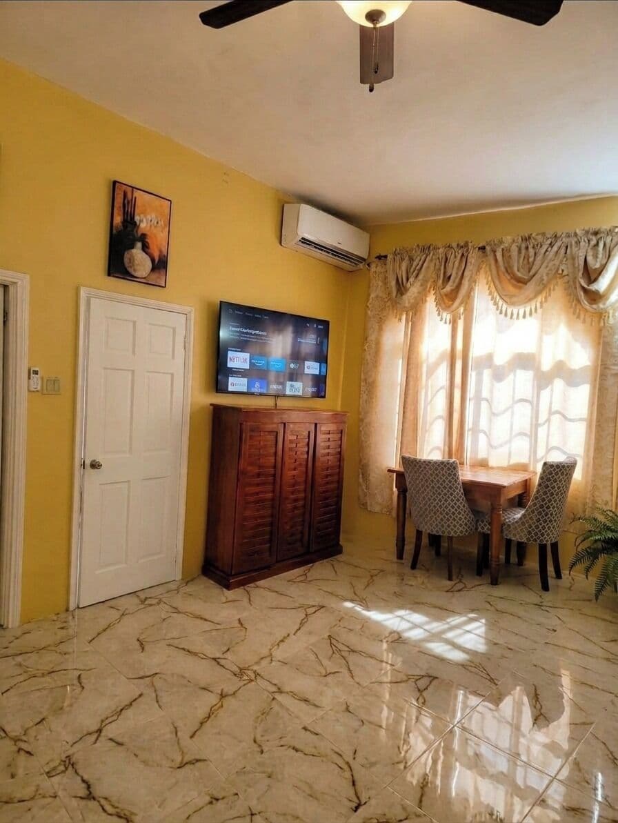 Dela de-Rose Guest House negril Jamaica
