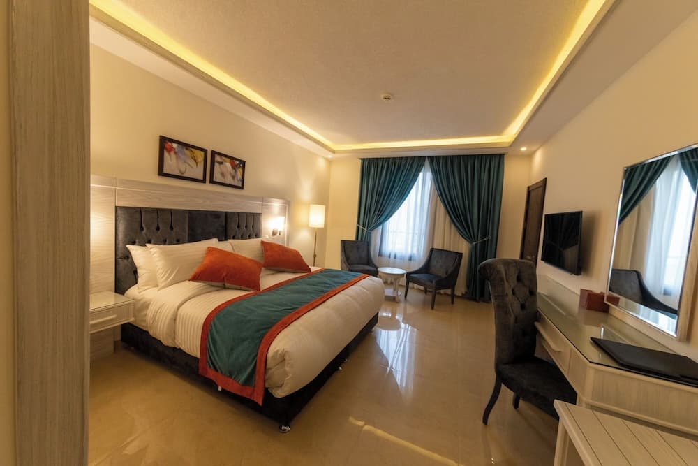 Petra Canyon Hotel