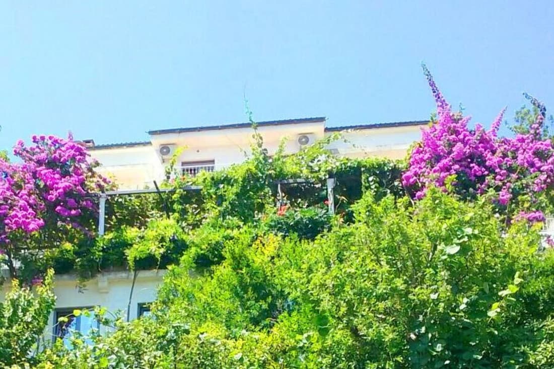 Madra rooms & apartments
