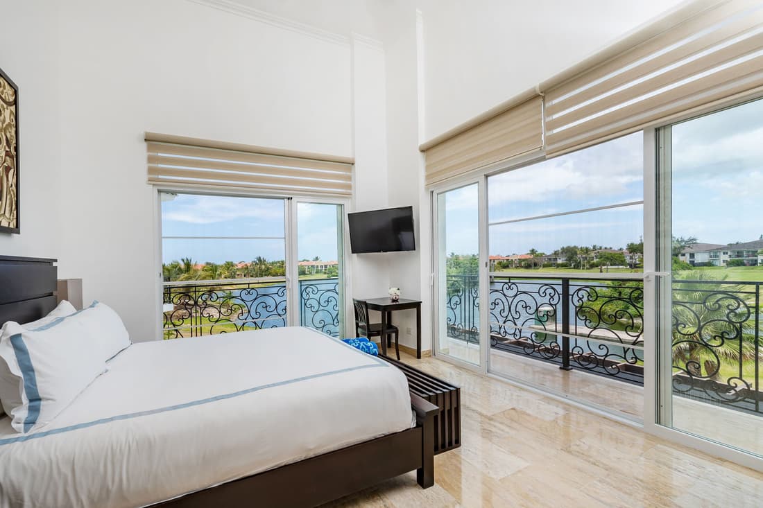 Amazing Private Villa with Chef & Maids