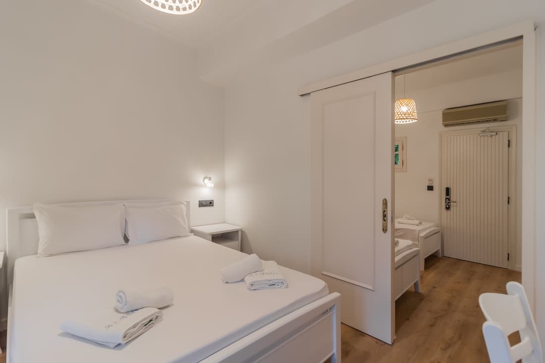 Alamis Hotel & Apartments