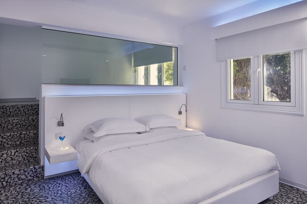So White Club Resort