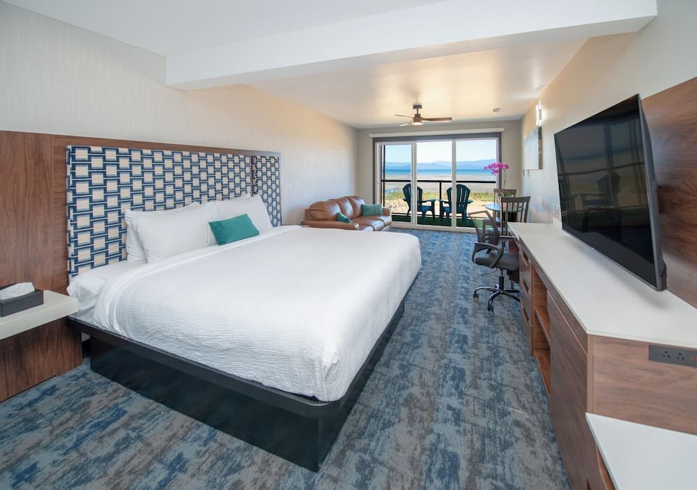 Sea Edge Beachside Hotel