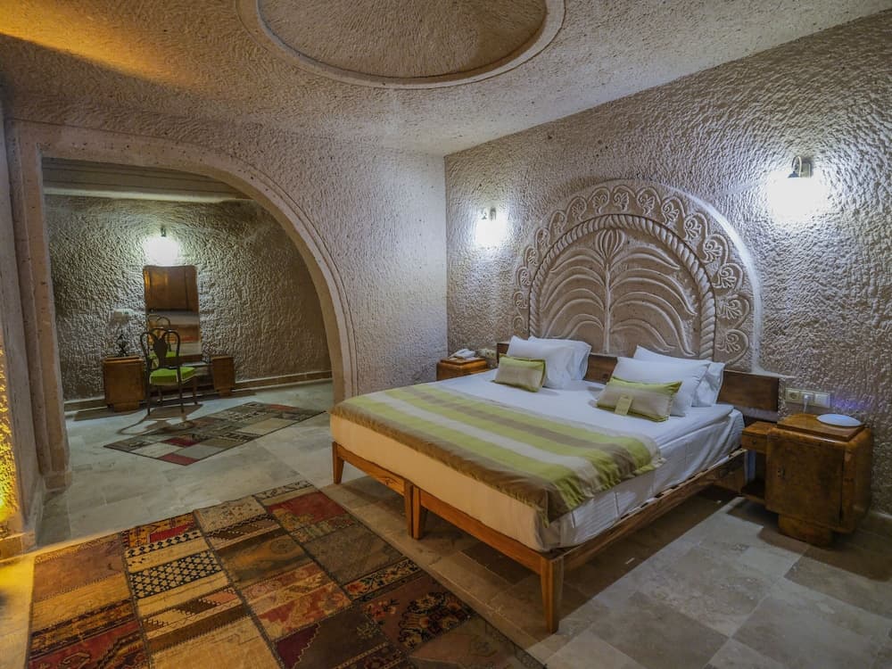 Kalsedon Cave Suites
