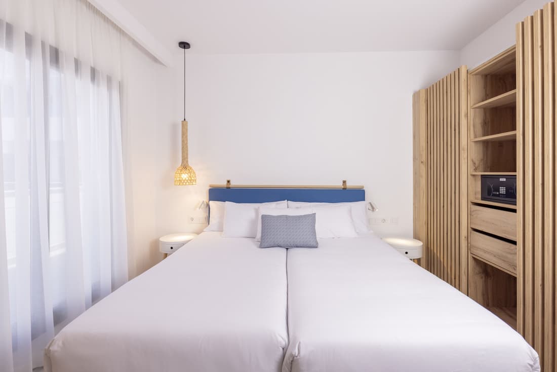 Esmeralda Cotillo Homes by LIVVO