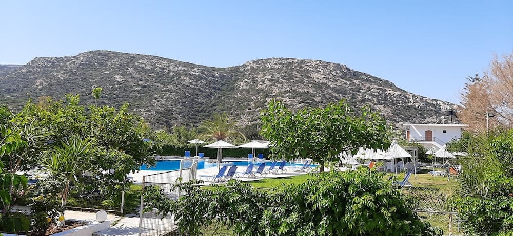 ELEATERRA HOTEL