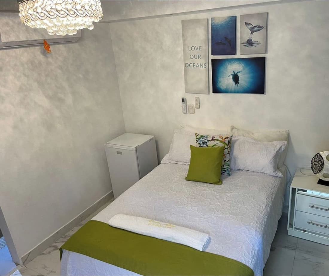 Room-central Area Bedroom With Common Ki