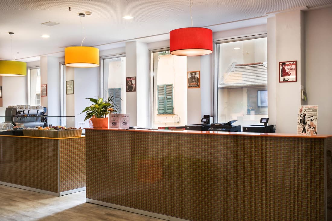 Sure Hotel by Best Western Nologo