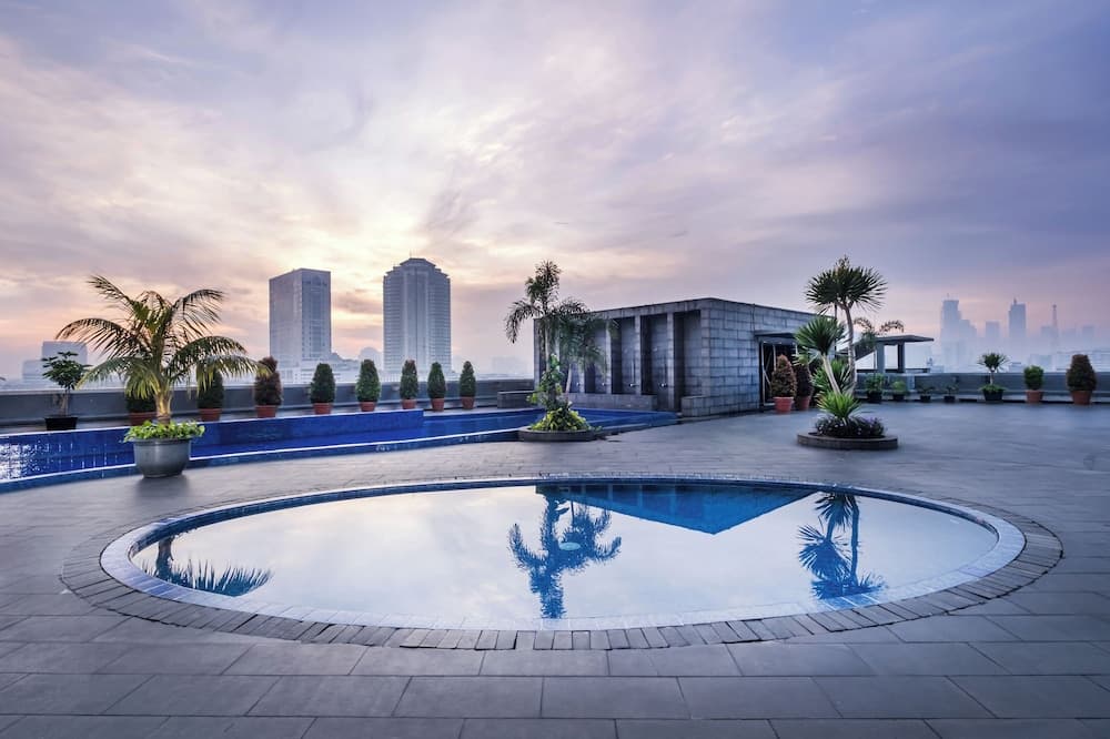 Merlynn Park Hotel