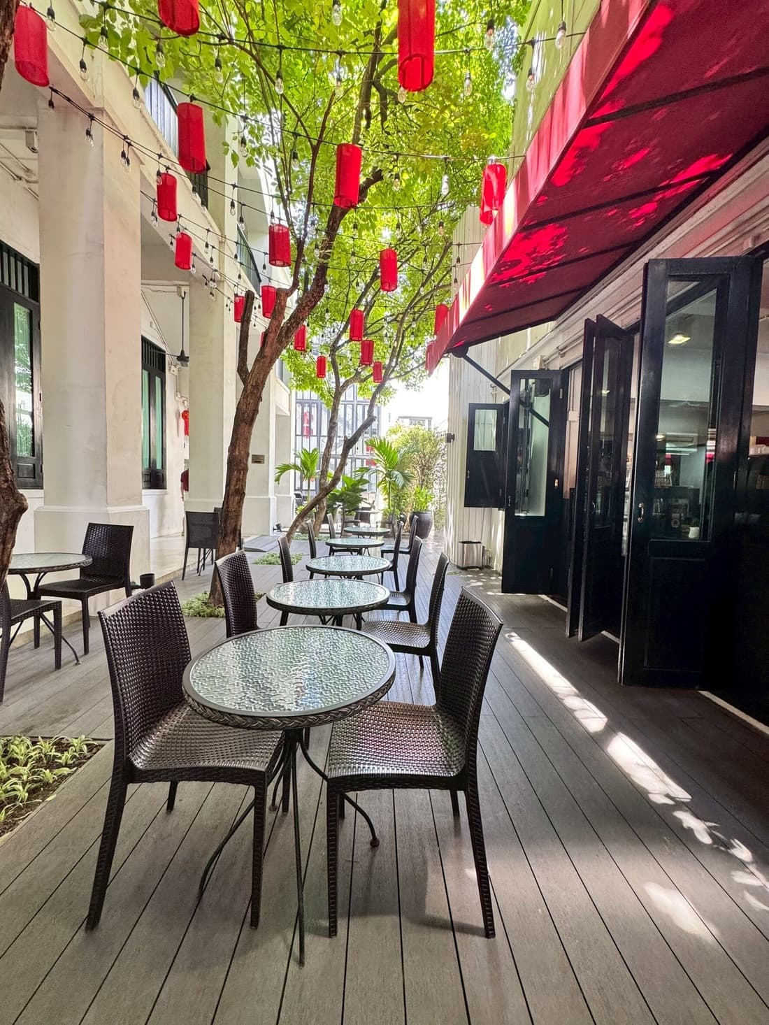99 The Gallery Hotel