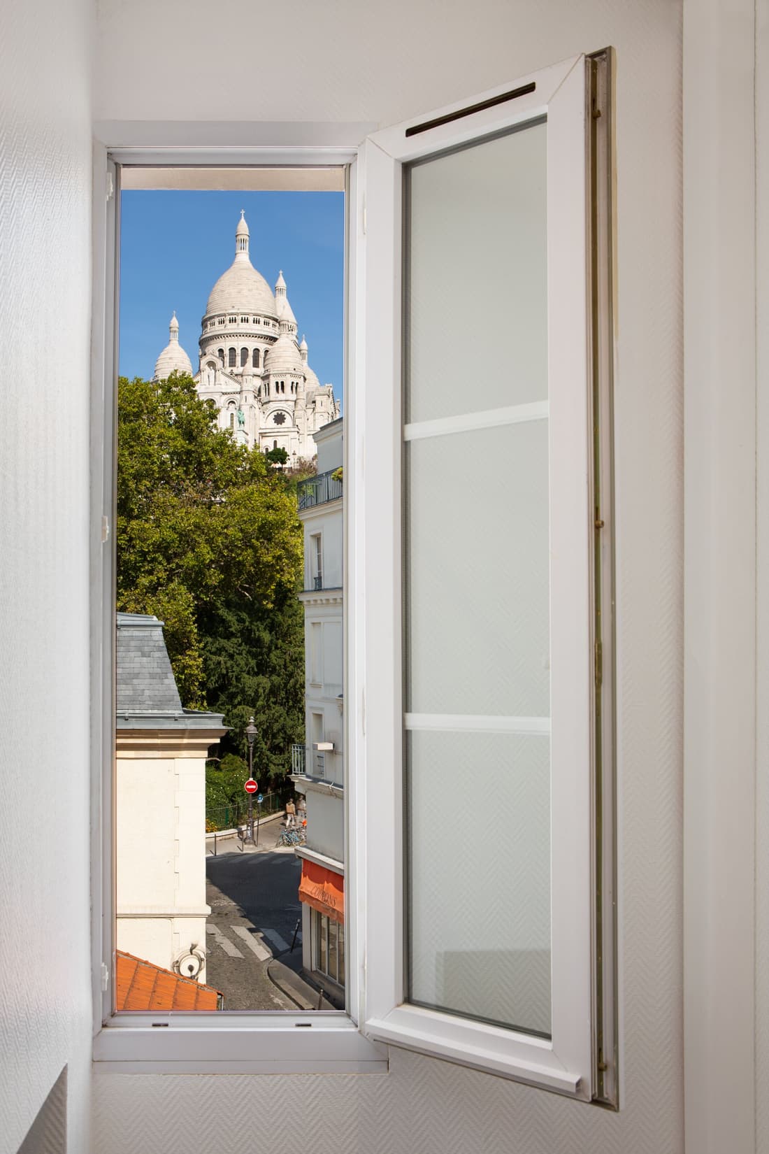 Le Village Montmartre by Hiphophostels