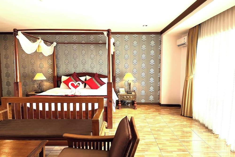 Aiyaree Place Hotel