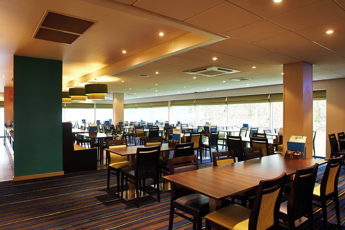 Holiday Inn Express Manchester Airport by IHG