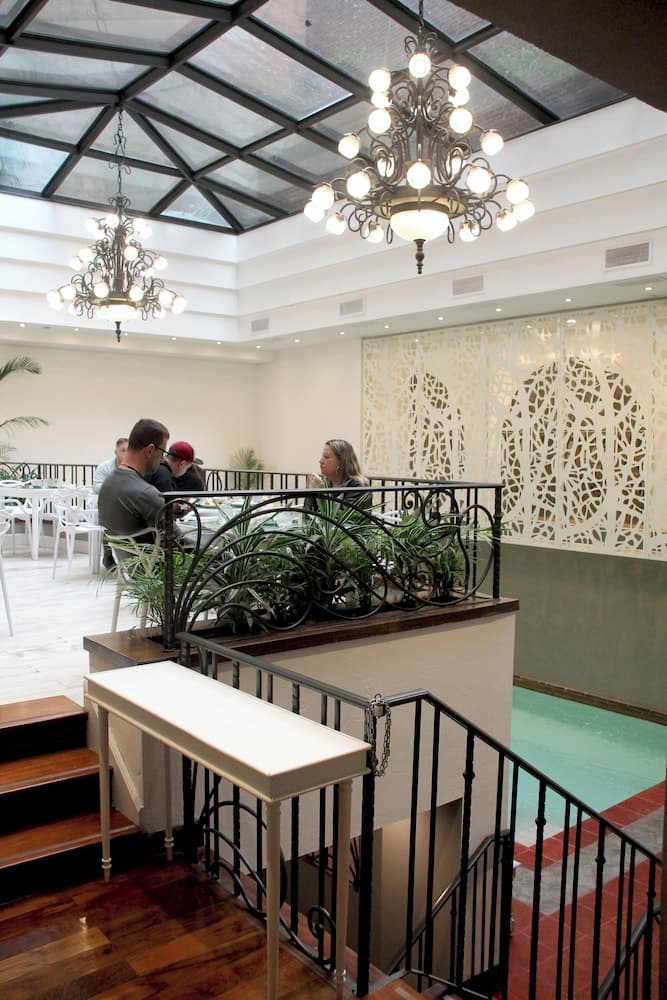 Gardi Hotel & Suites