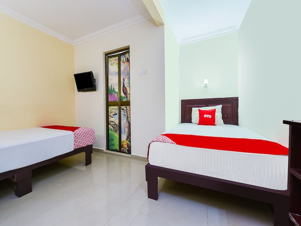 OYO 90562 J Hotel PJ