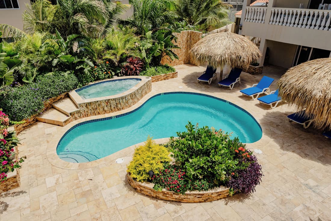 Elegant 2-bedroom Apartment 2 km From Eagle Beach