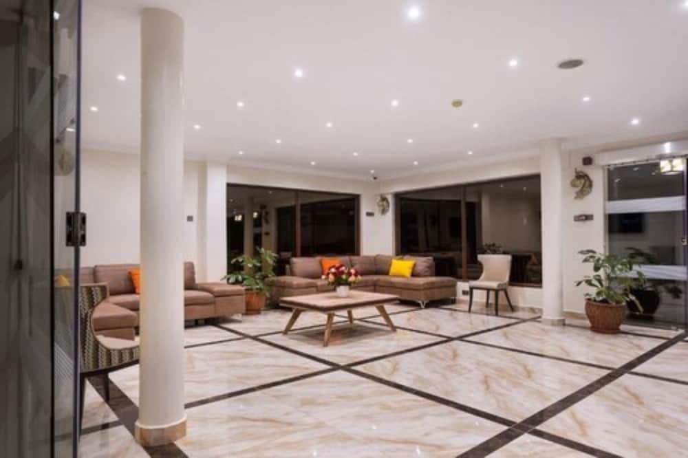 West Lerruat Hotel