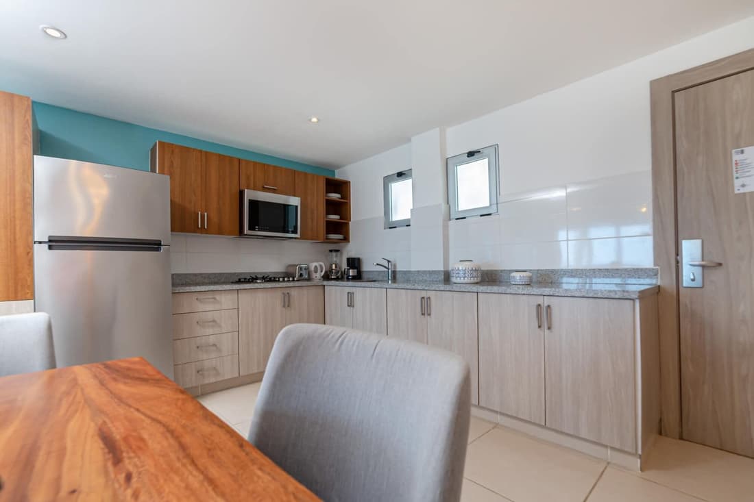Outstanding 1 Bedroom Apartment Pool View B