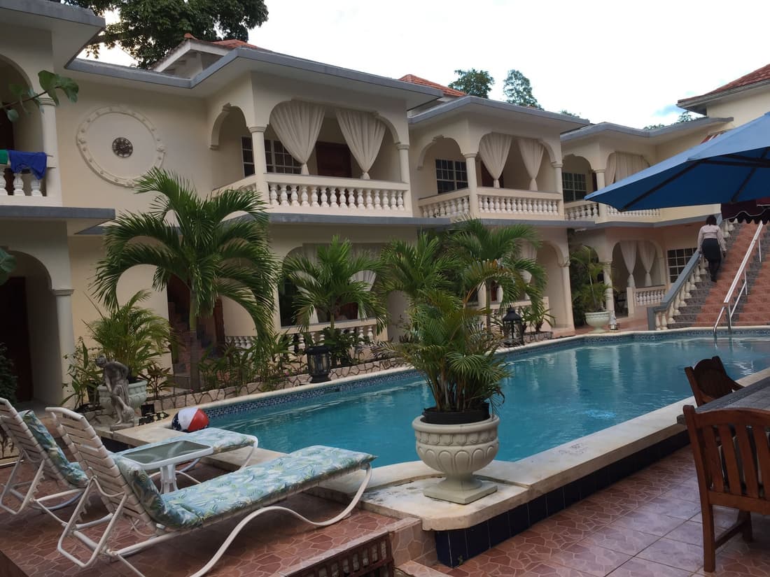 Rayon Hotel