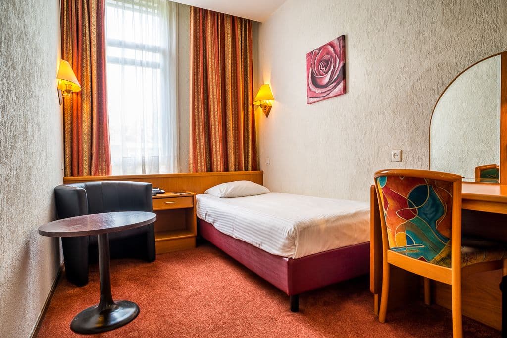 Owl Hotel