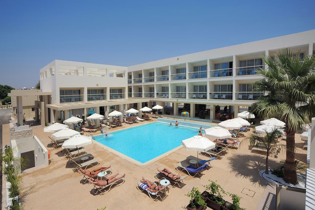 Nelia Gardens