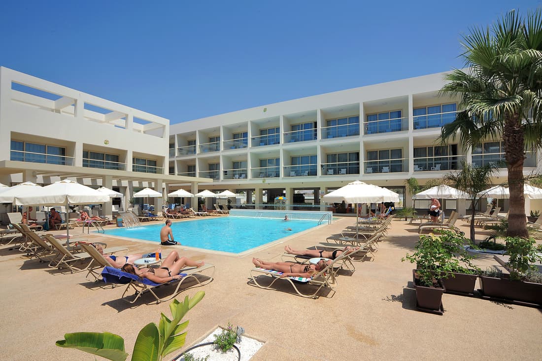 Nelia Gardens