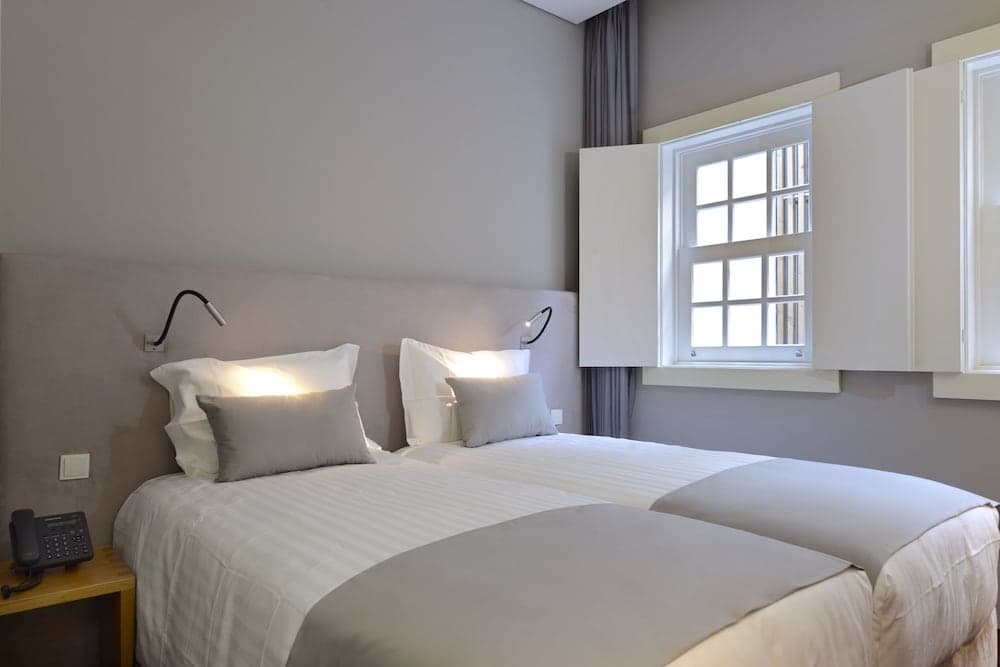 EMAJ Guimarães Boutique Hotel