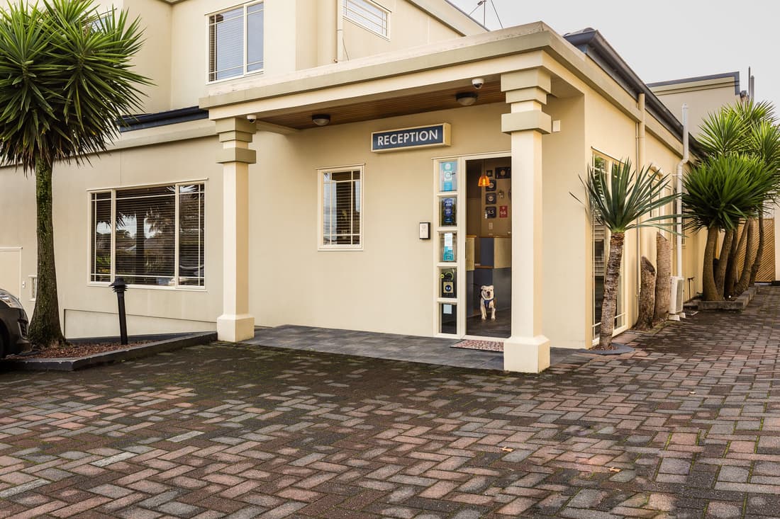 Pebble Beach Motor Inn
