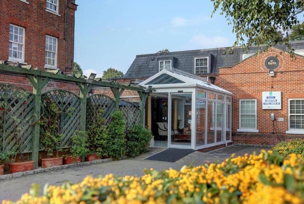Baylis Park Hotel