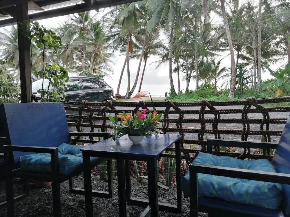 Island Hopper Hotel