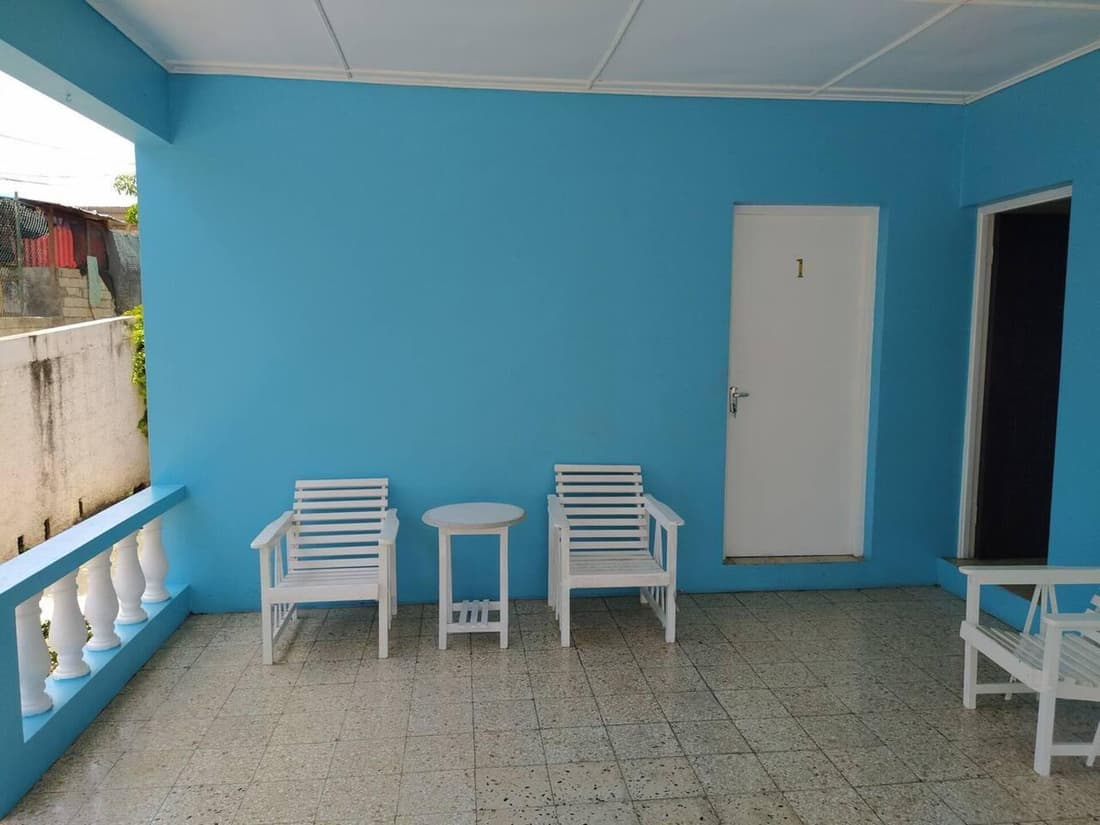 Tropical Haven in Discovery Bay - 6 Bedroom Villa