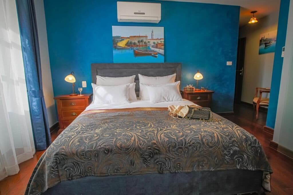 Theatre Luxury Rooms