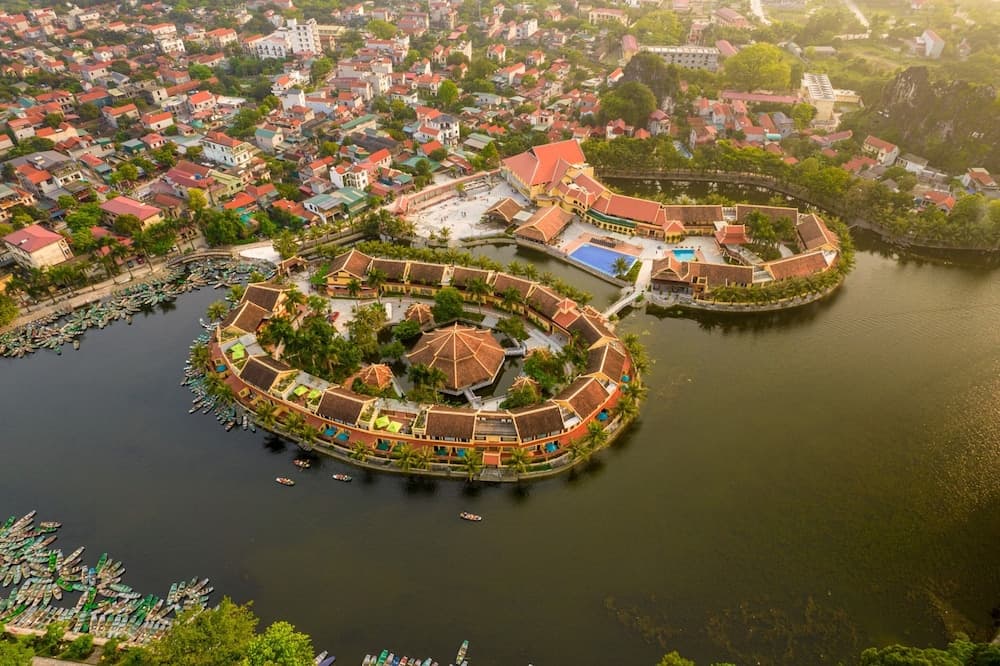 Emeralda Resort Tam Coc