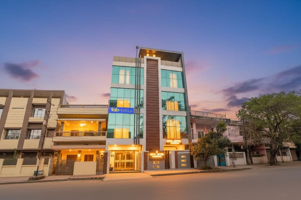Fabhotel Super 3 Premium