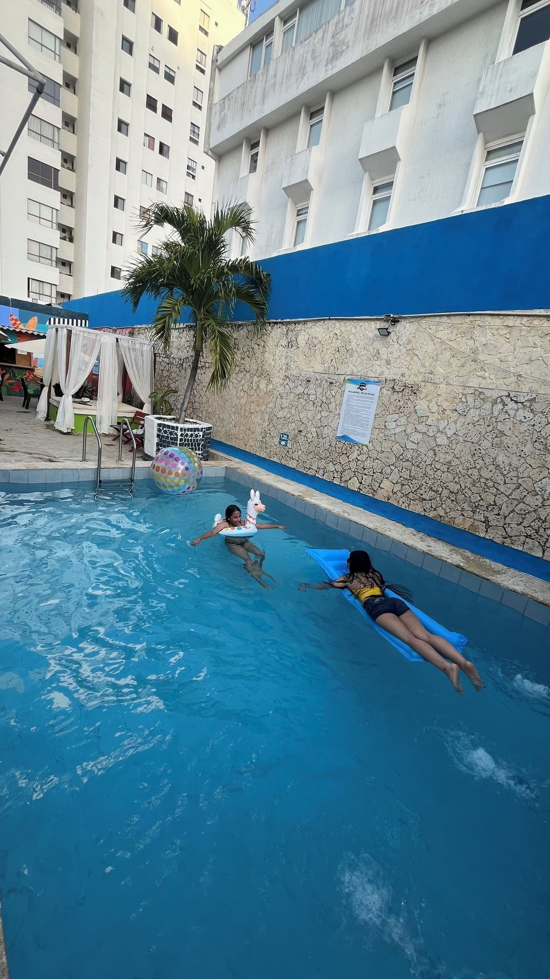 Hotel Toledo FL
