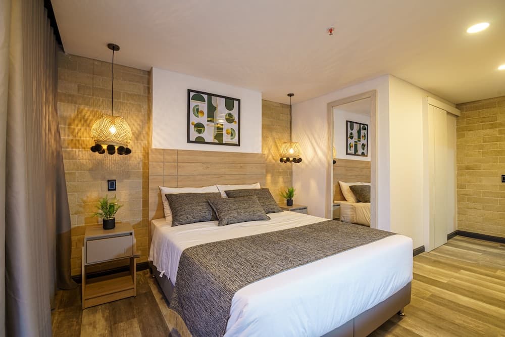 First Class Hotel