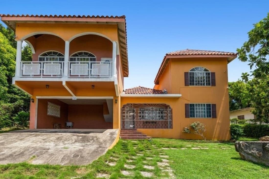 Yanceylargo Estate - Newly Renovated 3 Br Villa W Gorgeous Mountain Views 3 Bedroom Villa by RedAwning