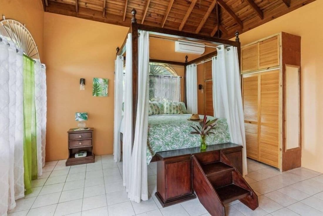 Yanceylargo Estate - Newly Renovated 7br Beautiful Two-story Estate Villa W Gorgeous Mountain View 7 Bedroom Villa by RedAwning