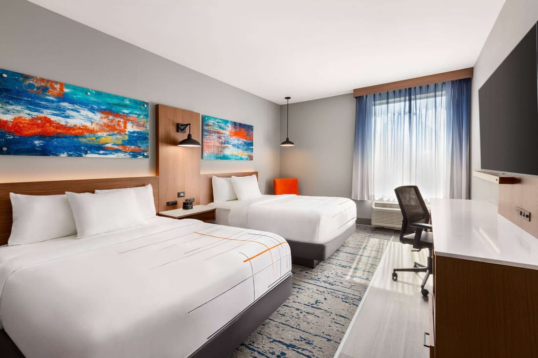 La Quinta Inn & Suites By Wyndham Mount Laurel / Moorestown
