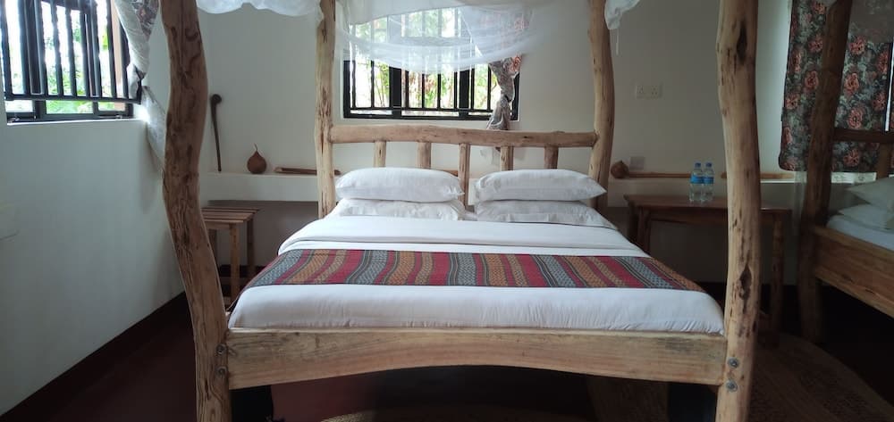 Karatu safari Camp Lodge