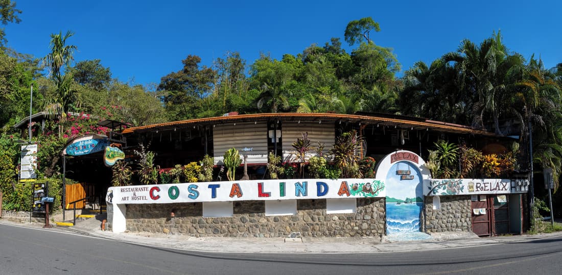 COSTA LINDA ART HOSTEL