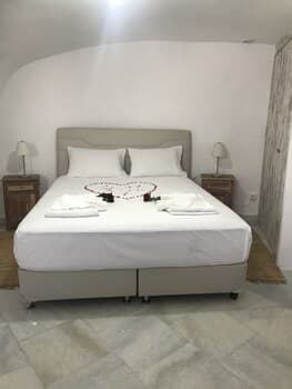 Azanti Suites