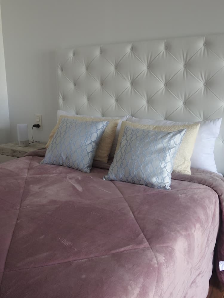Sandra Rooms