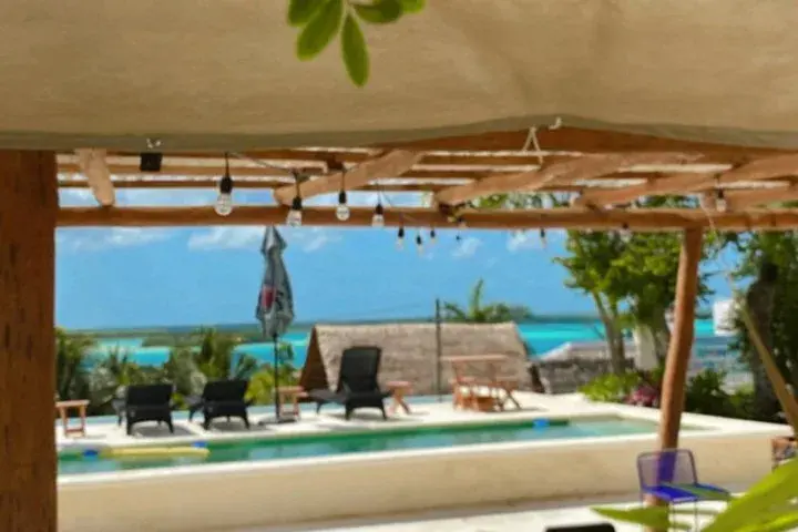 Hotel y Glamping Azul María Bacalar