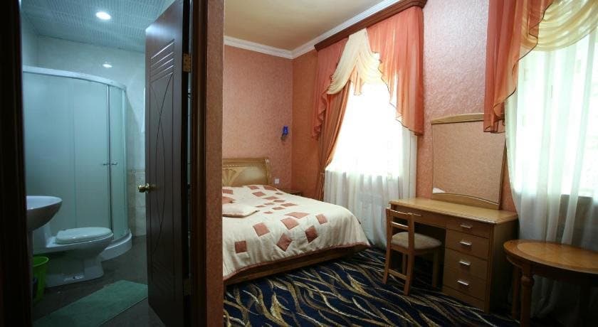 Nairi Hotel