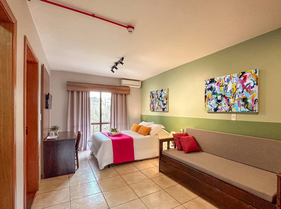 Luzzy Hotel