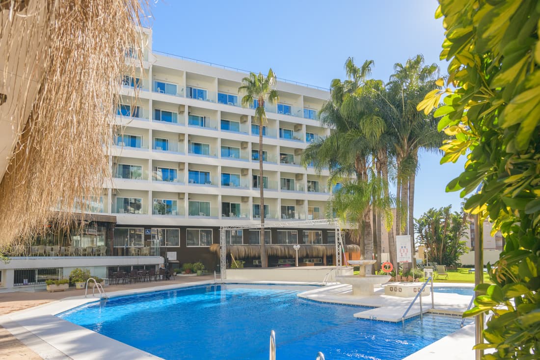 Hotel Parasol by Dorobe