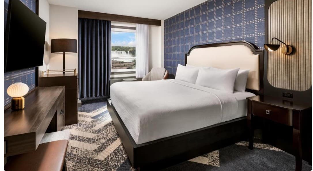 The Brock Niagara Falls Fallsview, Tapestry