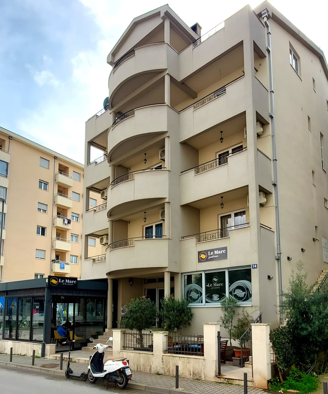 Le Marc Guesthouse