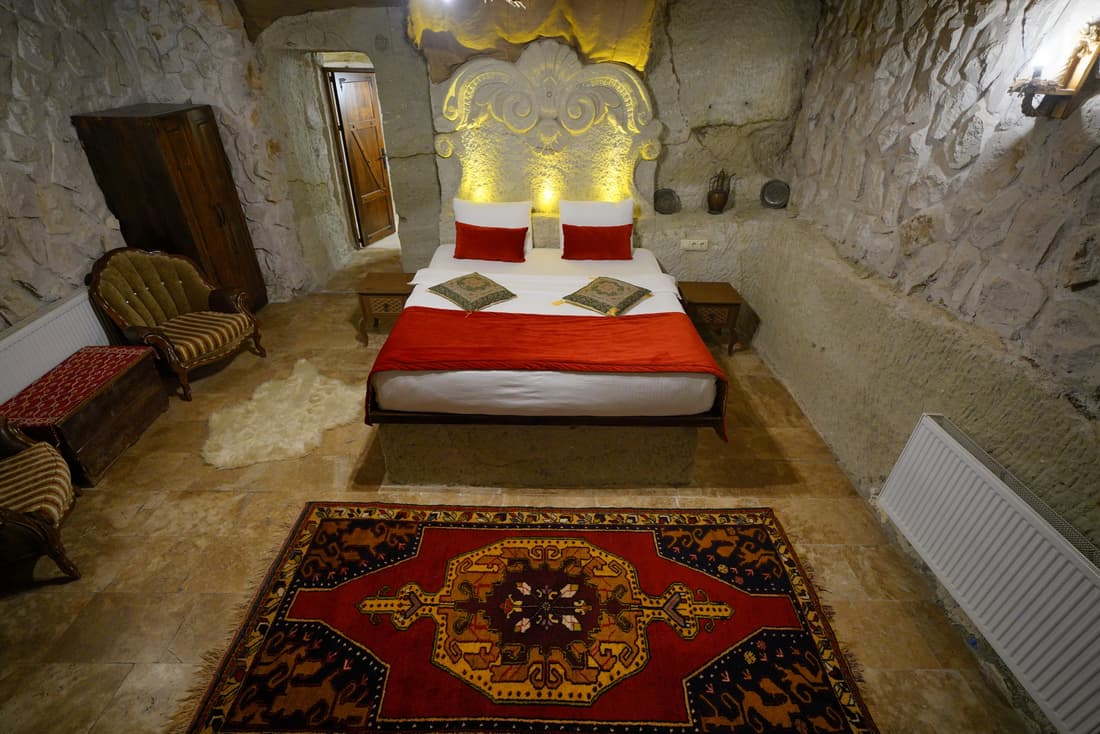 Nar Cave House